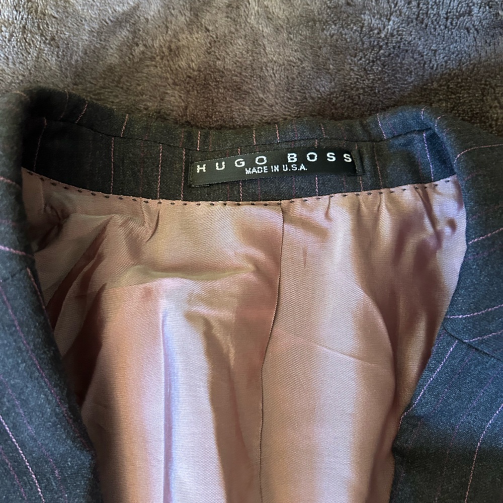 Hugo Boss Black and Pink Suit - Picture 5 of 11